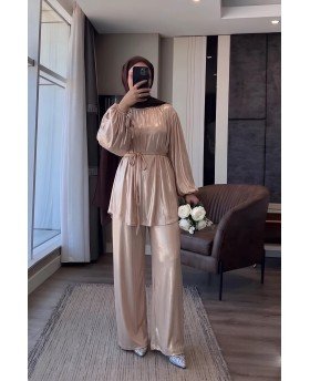 YARA SUIT NUDE