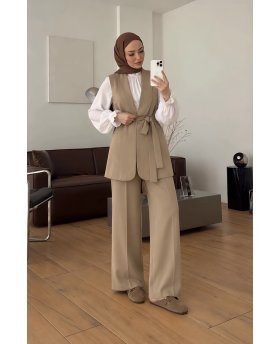 JOELLE SUIT