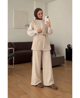 JOELLE SUIT